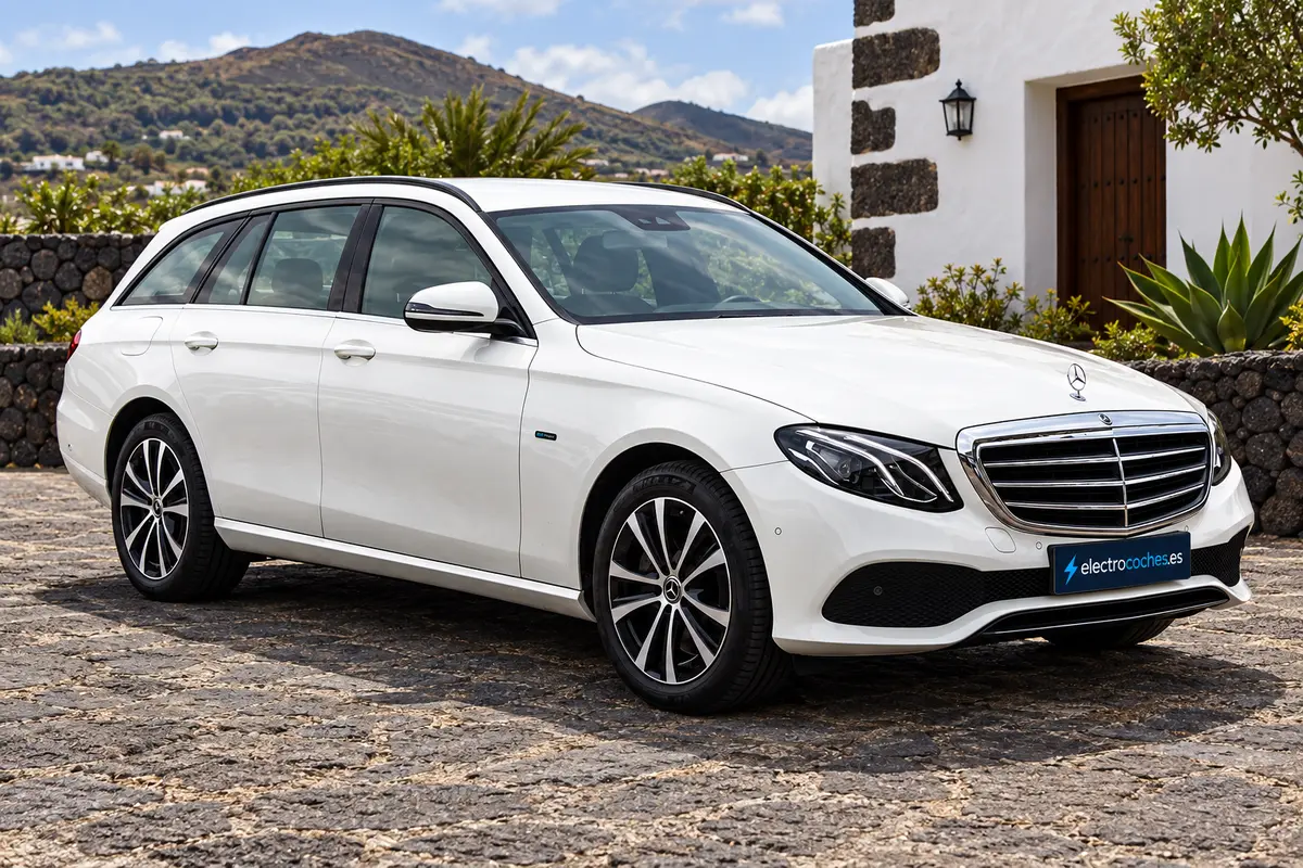 Mercedes-Benz E 300 e / de · foto ilustrativa en Canarias