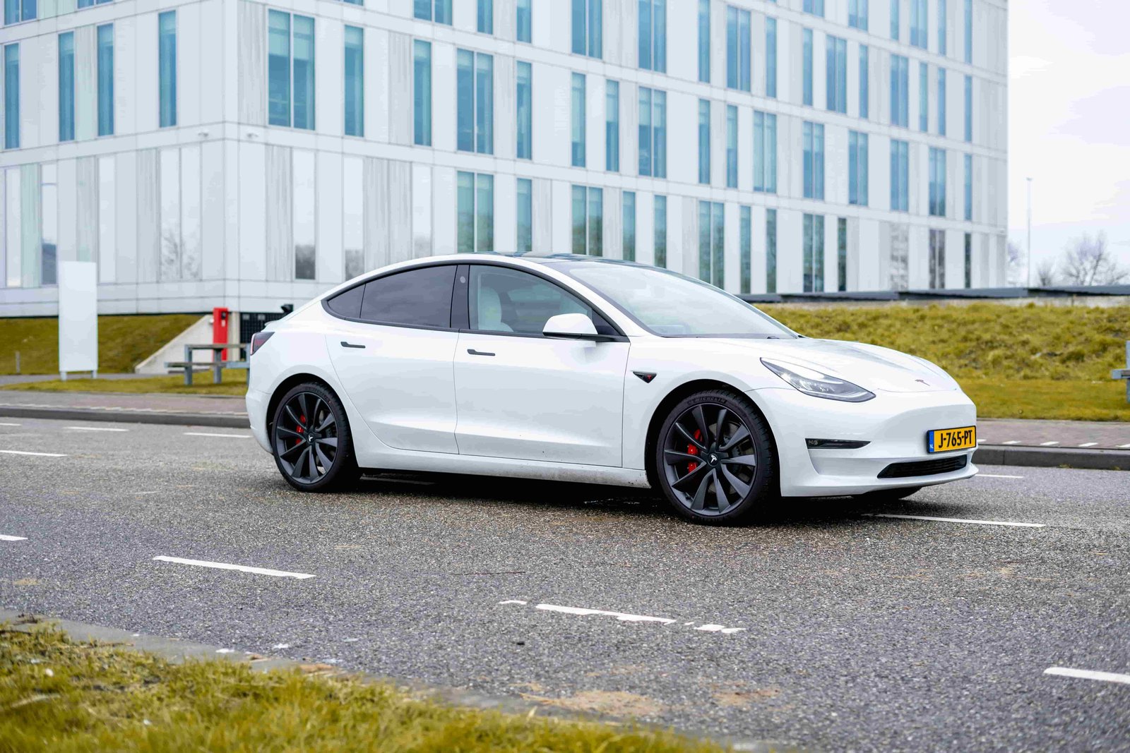 Tesla Model 3 y Model Y eléctrico importado a Canarias
